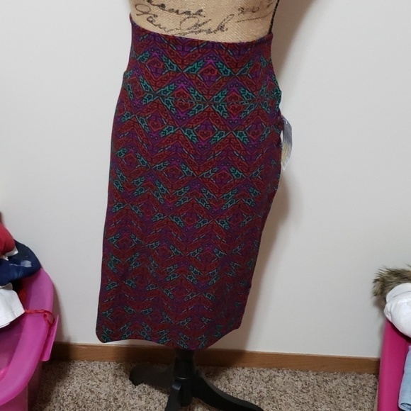 LuLaRoe Dresses & Skirts - Nwt 3xl lularoe cassie. Red, purple and teal